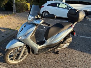 Scooter medley 125 (2026-1700km/pantalla gratis