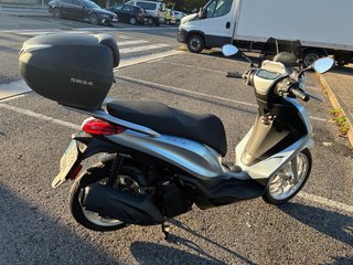 Scooter medley 125 (2026-1700km/pantalla gratis