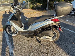 Scooter medley 125 (2026-1700km/pantalla gratis