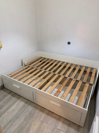Estructura de diván IKEA BRIMNES con 2 cajones