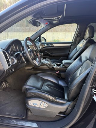 PORSCHE CAYENNE RESTYLING – FULL EQUIP