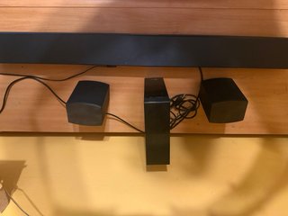 Barra sonido con altavoces traseros inalambricos