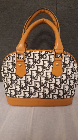 Bolso de mujer marrón beige con estampado elegante