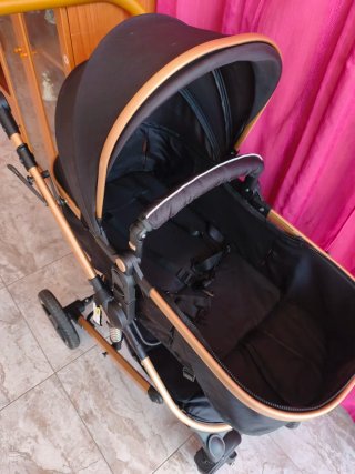 Carrito de paseo para bebe, con sillita para coche