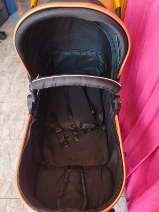 Carrito de paseo para bebe, con sillita para coche