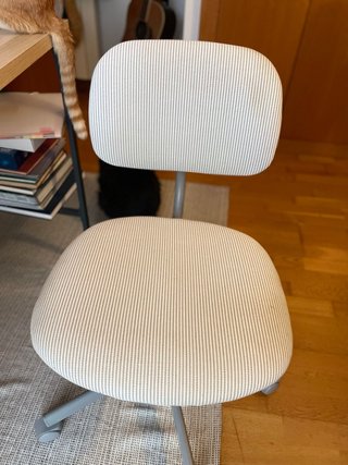 Silla de escritorio con ruedas