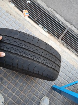 Neumático Bridgestone CP321 225/70R15C