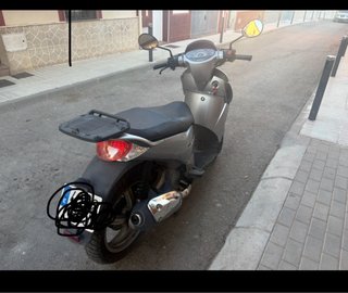 Moto Aprilia Scarabeo Gris
