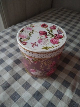 Taza con Motivos Florales.