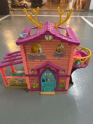 Casita de muñecas con accesorios