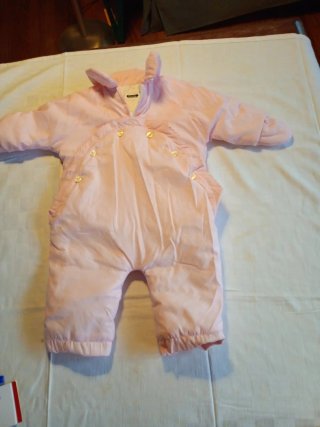 Buzo acolchado rosa bebé niña