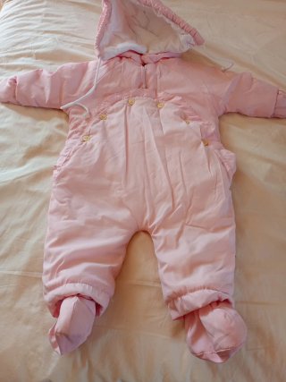Buzo acolchado rosa bebé niña.Impecable