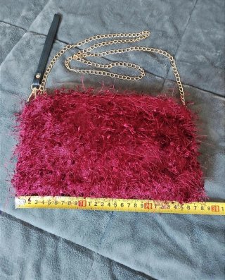 Bolso fiesta Burdeos y Collar Dorado