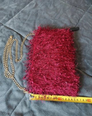 Bolso fiesta Burdeos y Collar Dorado