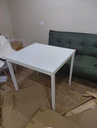 Mesa extensível com 4 cadeiras