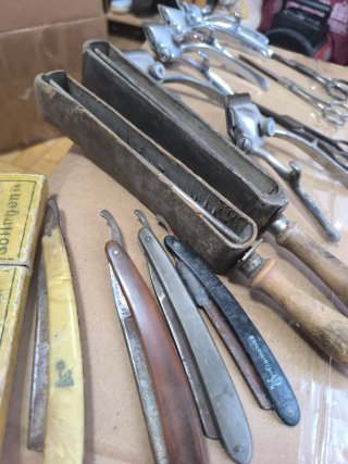 Lote de Material de Barbería Antiguo