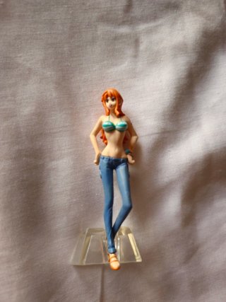 Figura One Piece Nami Salvat