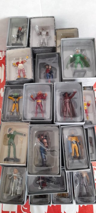Lote de 47 Figuras Marvel y DC