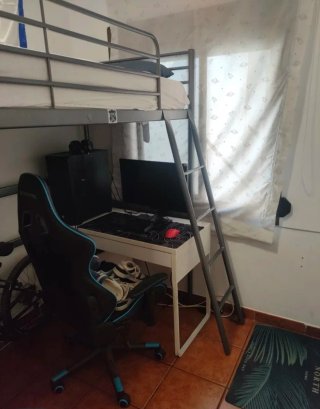 Cama alta metálica Ikea