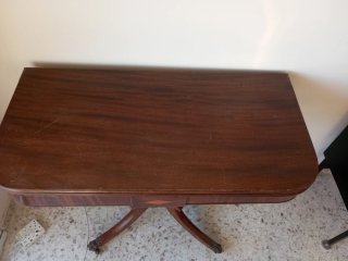 Mesa antigua extensible de madera