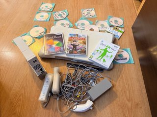 Consola Nintendo Wii con Juegos y Accesorios