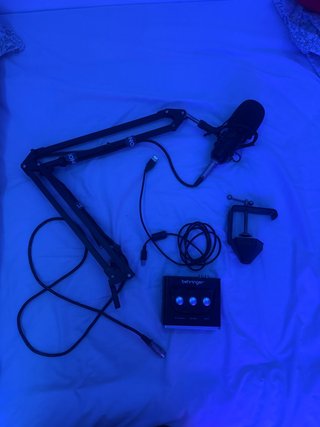 Micrófono Behringer con Tarjeta de Sonido