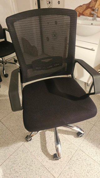 Silla de oficina con ruedas