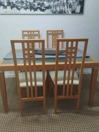 Conjunto Mesa de Comedor y Sillas