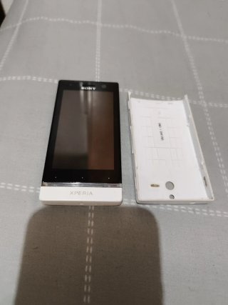 Sony Xperia Blanco Retro