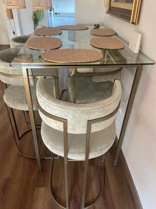 Mesa alta forja y taburetes nuevos
