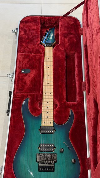 Ibanez RG652AHM Prestige Nebula Green Burst.