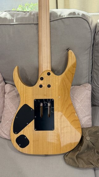 Ibanez RG652AHM Prestige Nebula Green Burst.