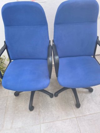 2 Sillas de oficina azules