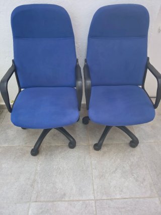 2 Sillas de oficina azules