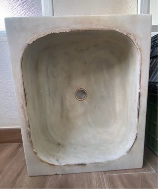 Fregadero de piedra antiguo
