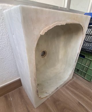 Fregadero de piedra antiguo