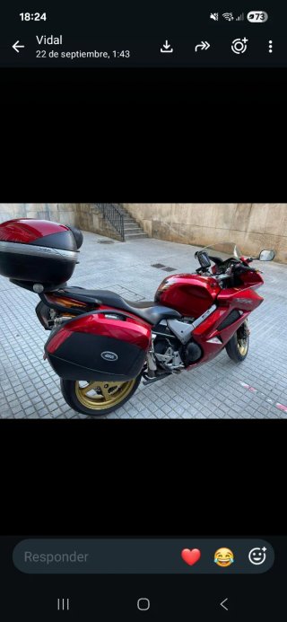 Honda VFR 800 VTEC Granate y Dorada