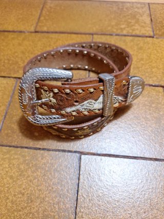 Cinturón Vaquero de Cuero y Metal