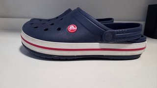 Zuecos Crocs Talla 6 (38-39) Azul Marino
