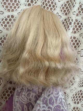 Muñeca Barbie con Vestido Lila