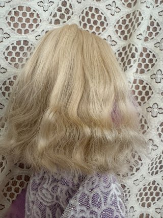 Muñeca Barbie con Vestido Lila