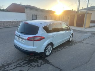 Ford S-MAX 2011