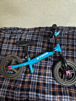 Bici sin pedales B'TWIN azul