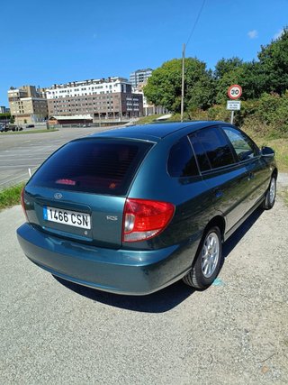 KIA Rio 2002