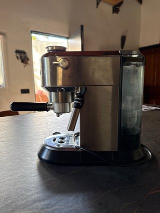 Cafetera Espresso DeLonghi Dedica