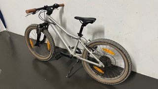 Bicicleta Scott Scale 20 Plata 2023