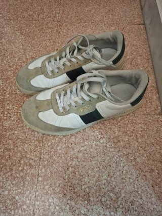 Zapatillas Polo grises y blancas