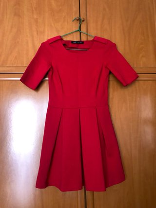 Vestido rojo Zara