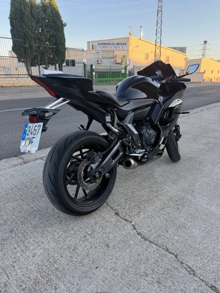 Yamaha R7