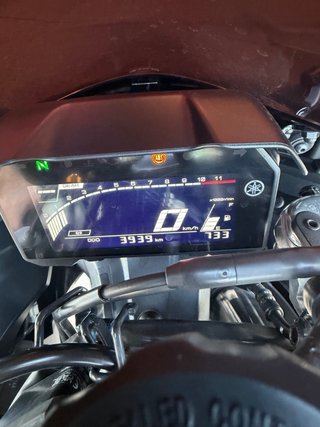 Yamaha R7